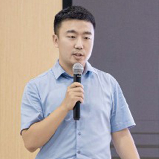 长春理工大学机械工程博士；吉林省增材制造学会会员；负责装备应用开发与工艺。